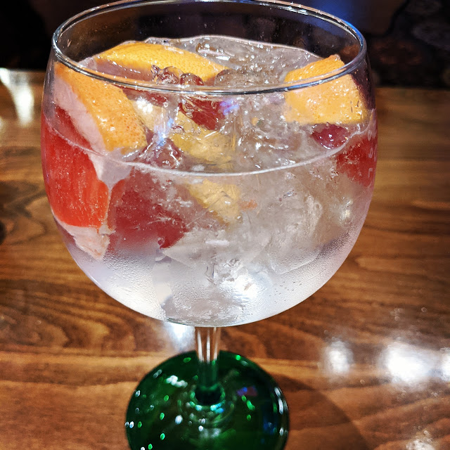 Grapefruit Gin & Tonic