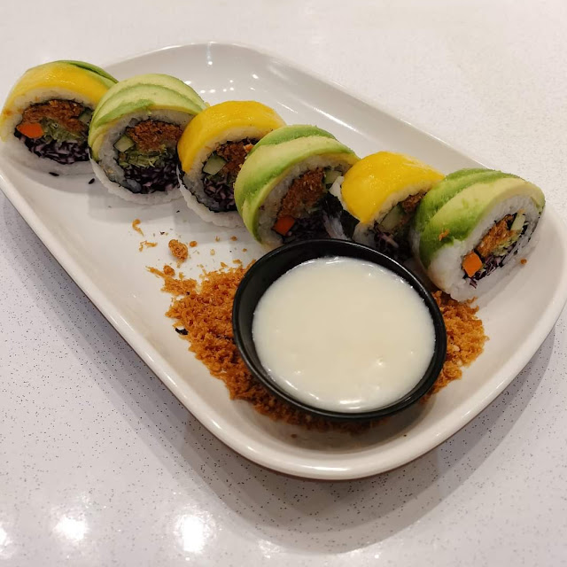 Avocado Mango Sushi Roll