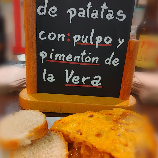 Tortilla de Patatas Con Pulpo Y Pimentón