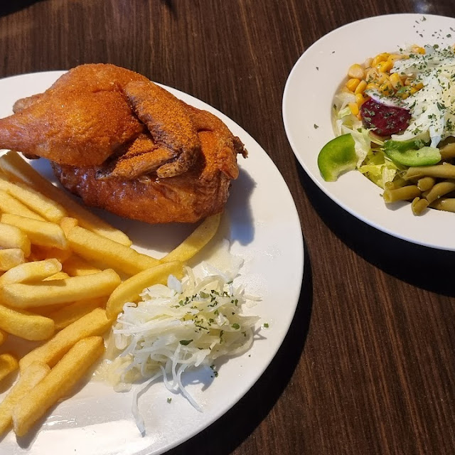 Hähnchen Mit Pommes Frites