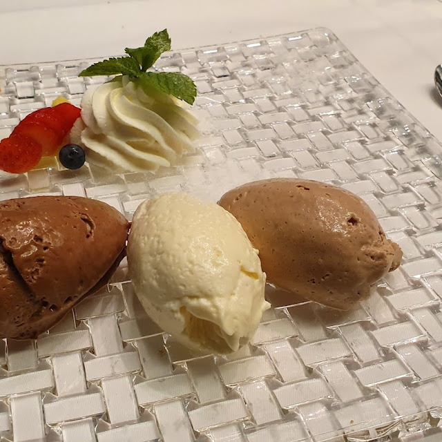 Dreierlei Mousse Au Chocolat